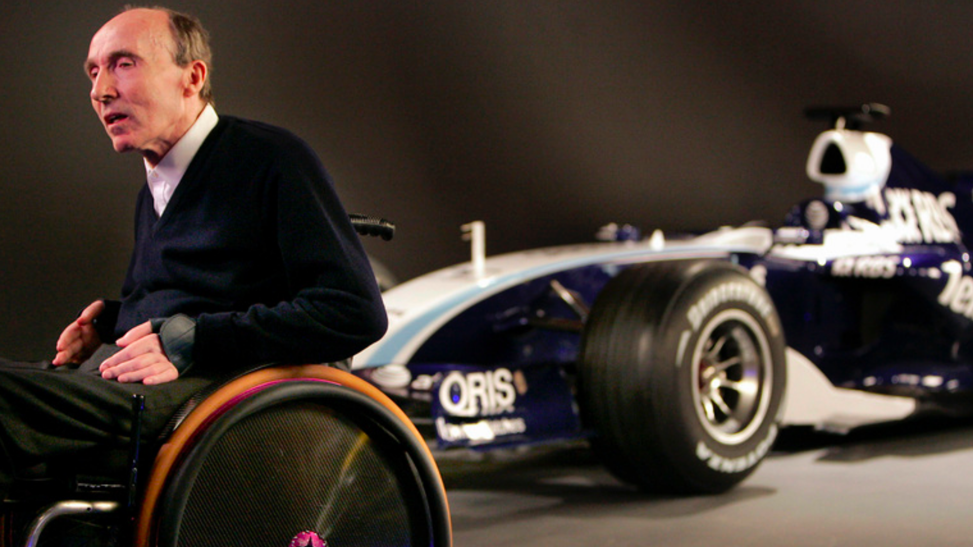 Formula 1 takım patronu Sir Frank Williams'ın kendi aracı ile çekilmiş görseli.