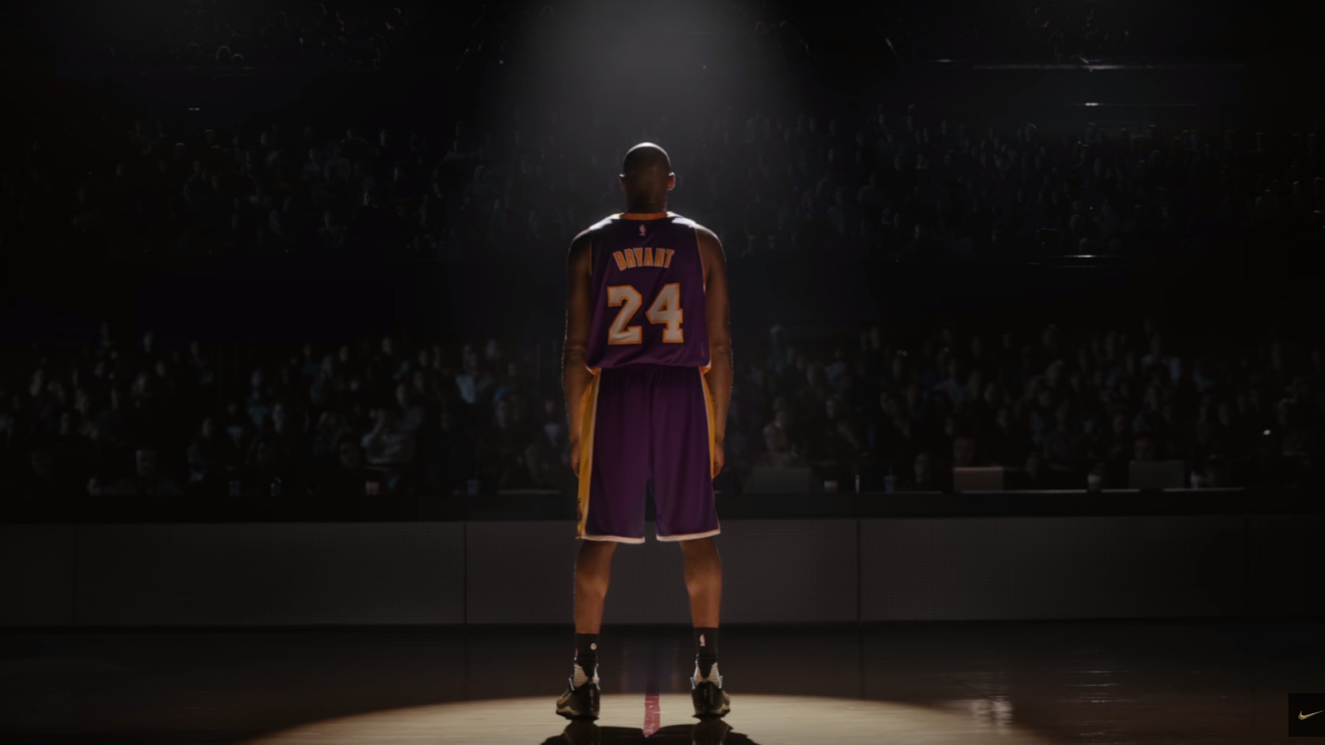Kobe Bryant'ın basketbol parkesindeki görseli.