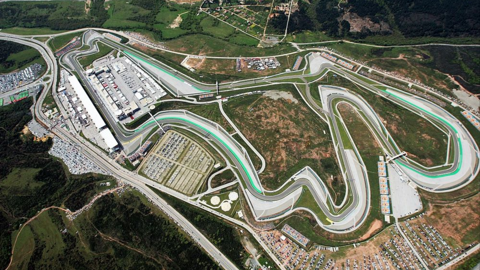 Formula 1 2021 Türkiye GP’si yukarıdan çekilmiş bir görseli.