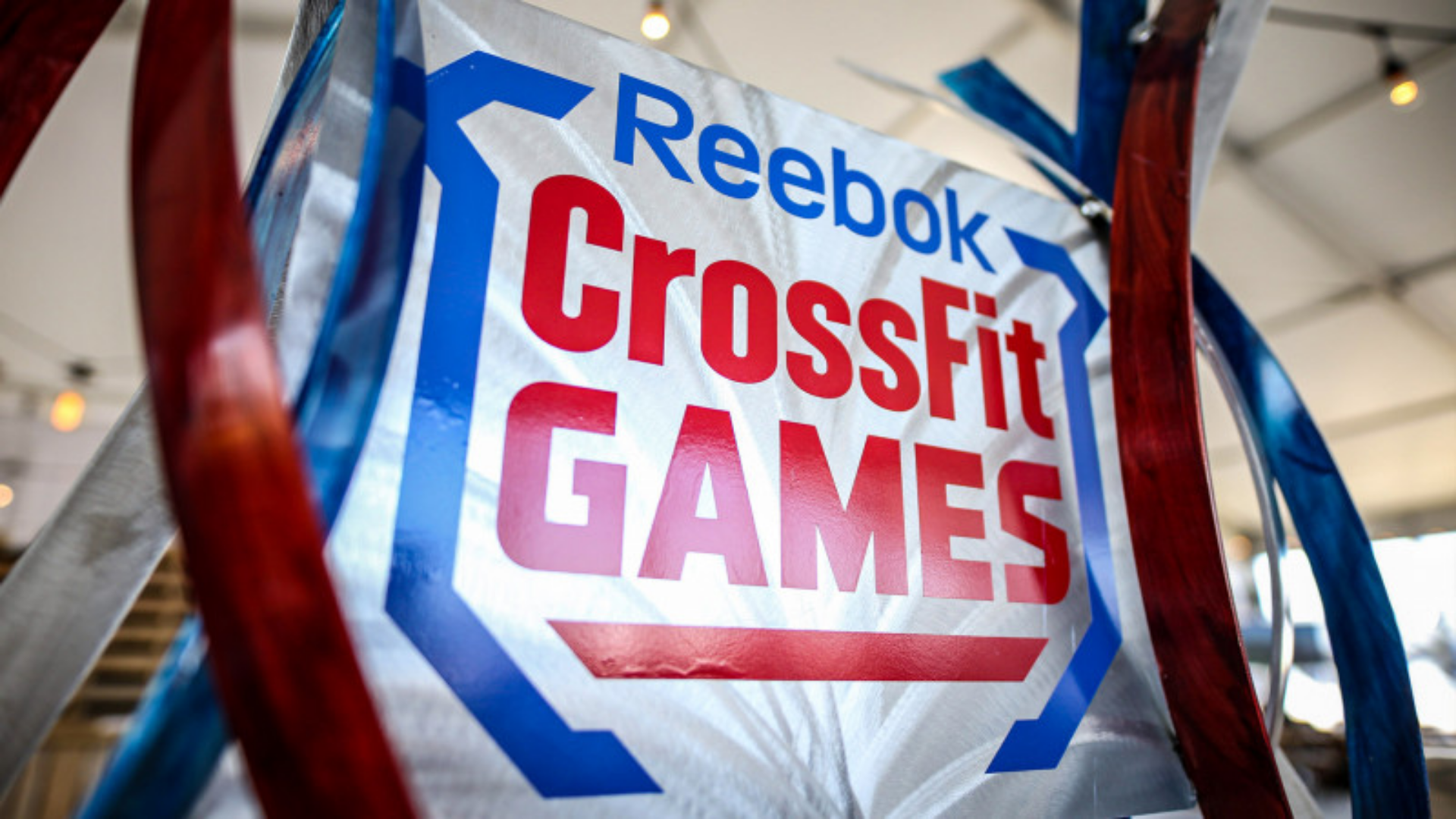 CrossFit tarihi açısından sponsor ortağı reebok temalı bir görsel.