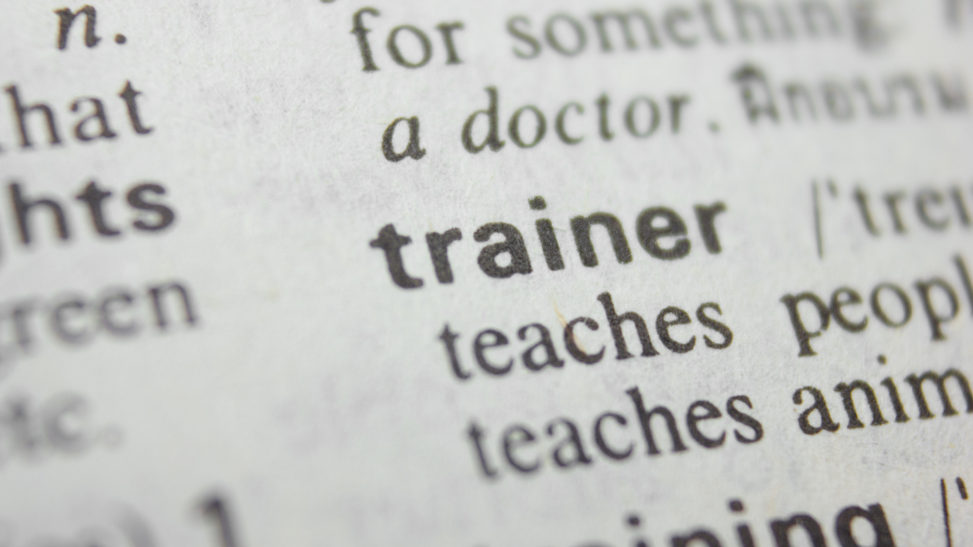 personel trainer tanımlaması ile ilgili bir sözlükten çekilmiş görsel.